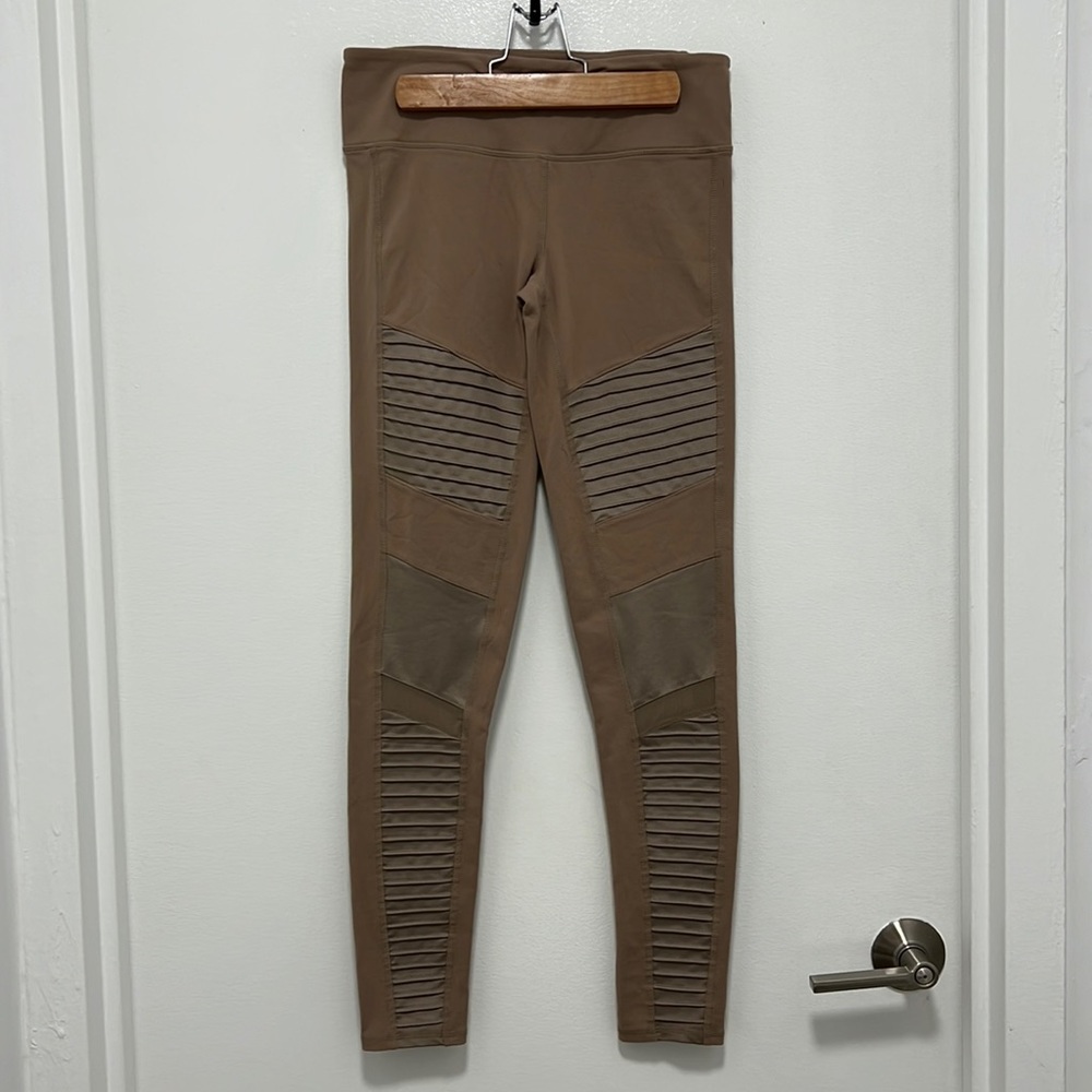 Alo Yoga Pants Size M